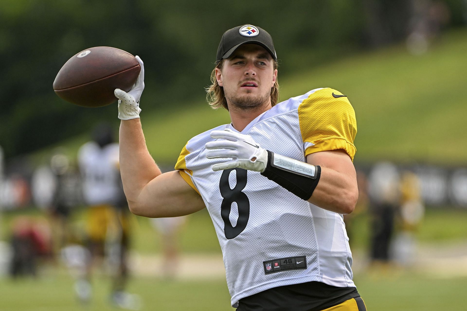 Kenny Pickett might not be a good fantasy choice